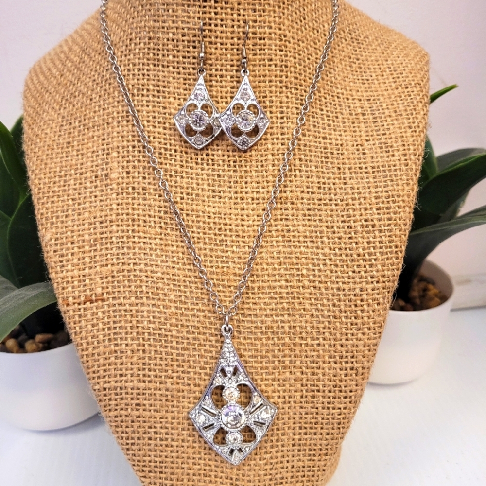 Sarah Coventry Necklace Set